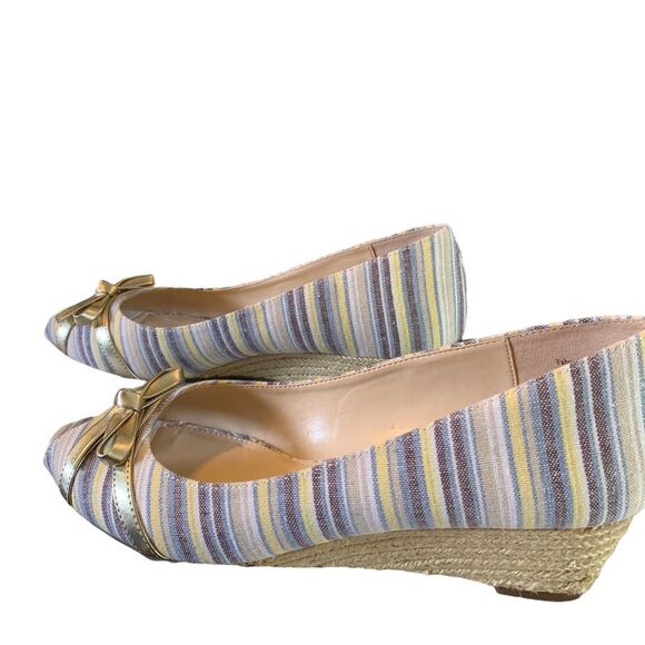 Kelly & Katie Blue Stripe Espadrille Wedge Heels w/ Peep Toe & Gold Size 9 - Picture 5 of 11